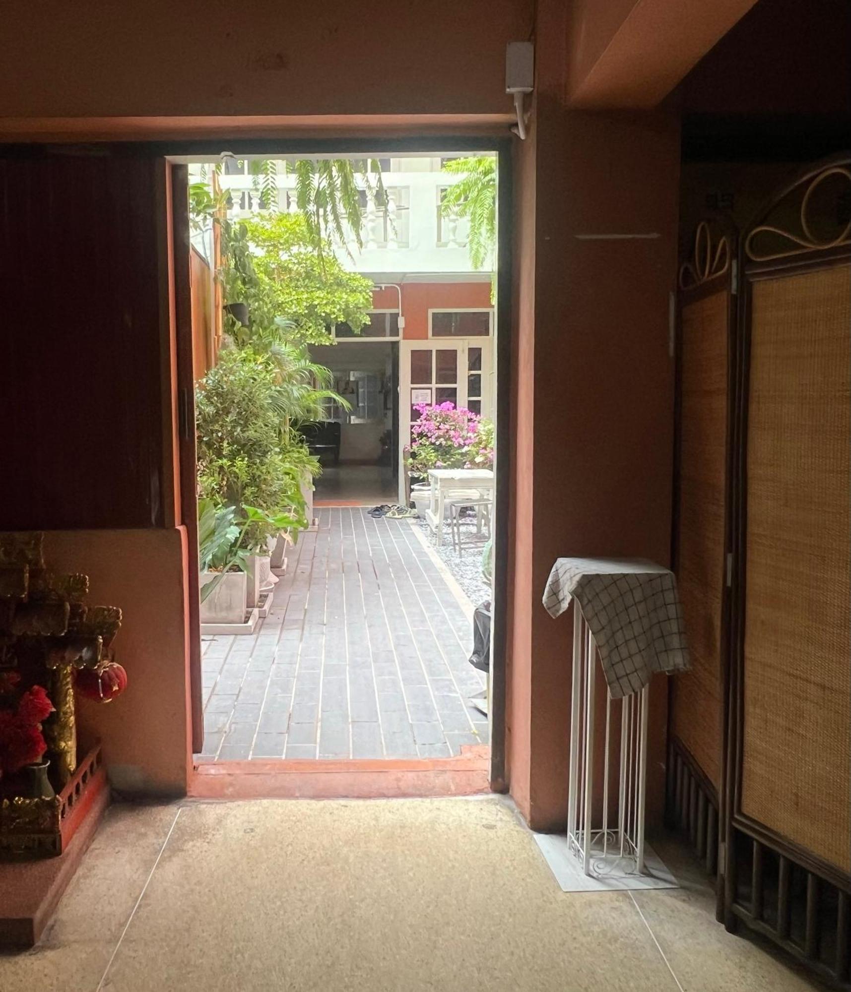 Vonden Garden By Merry V Bangkok Eksteriør billede