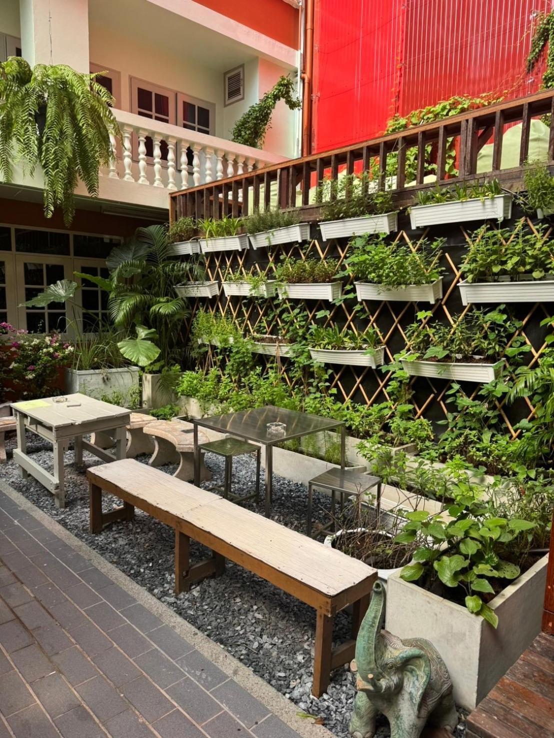 Vonden Garden By Merry V Bangkok Eksteriør billede