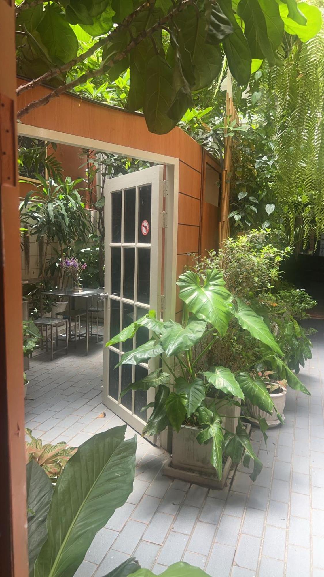 Vonden Garden By Merry V Bangkok Eksteriør billede